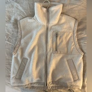 Abercrombie | NWOT Cropped Sherpa Vest